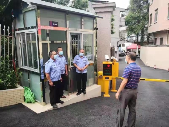已處理16285646169103.市教師發(fā)展中心對門崗進(jìn)行防疫規(guī)范管理培訓(xùn).jpg