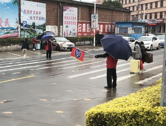 已處理13  古勞中學(xué)教師、家長義工護學(xué).jpg