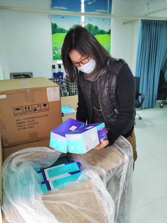 已處理36  特殊教育學(xué)校對防疫物資進行清點、檢查.jpg