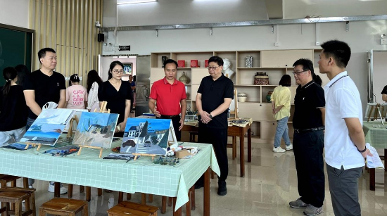 圖片2聚焦新課標(biāo)新課堂，探索美術(shù)教師發(fā)展之路——鶴山市2023年“新課標(biāo)新課堂”公益培訓(xùn)系列活動之中小學(xué)美術(shù)教師專業(yè)能力提升培訓(xùn)活動.jpg
