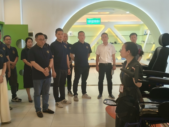 已處理1720780696226市青年企業(yè)家參觀市殘疾人綜合服務中心.jpg