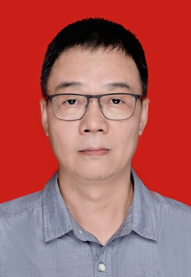 李勇?。ê雍芾砉晒砷L、四級主任科員）.jpg