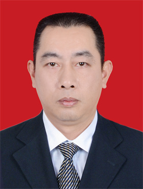李偉超（紅底，有領帶）.jpg