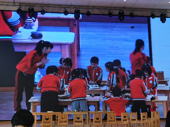 3.梁錦文《”泥“好，樹葉.jpg